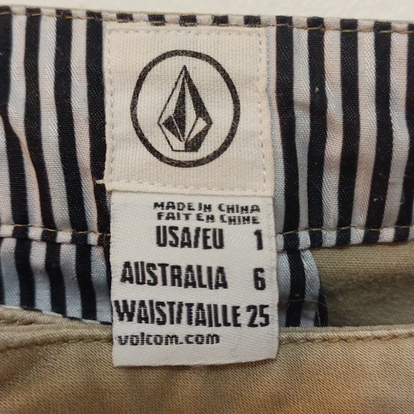 Volcom khaki shorts with detail accents and embroidery - Picture 2 of 6